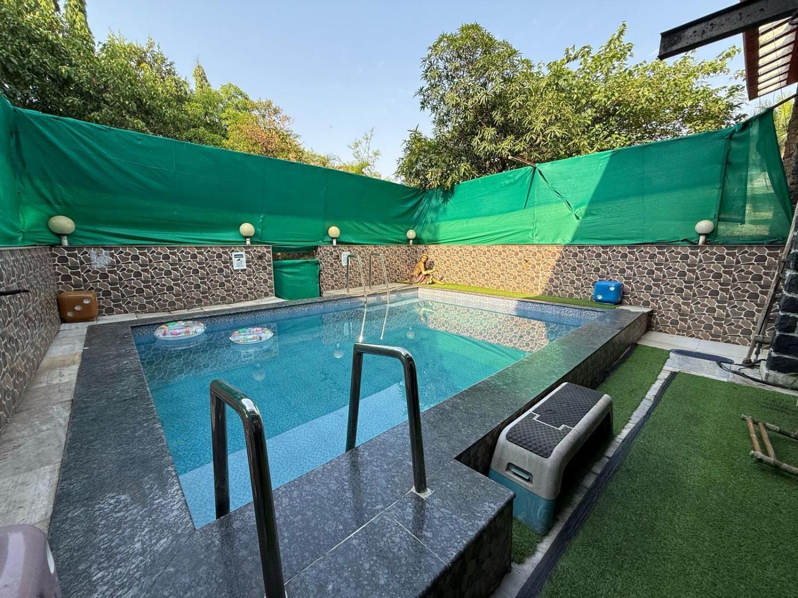 Villa Blue Heaven- Lonavala 2 Bhk With Private Pool! Esterno foto